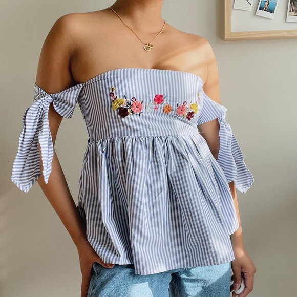 Gorgeous blue and white striped off the shoulder top from Zara. - Picture 3 of 4
